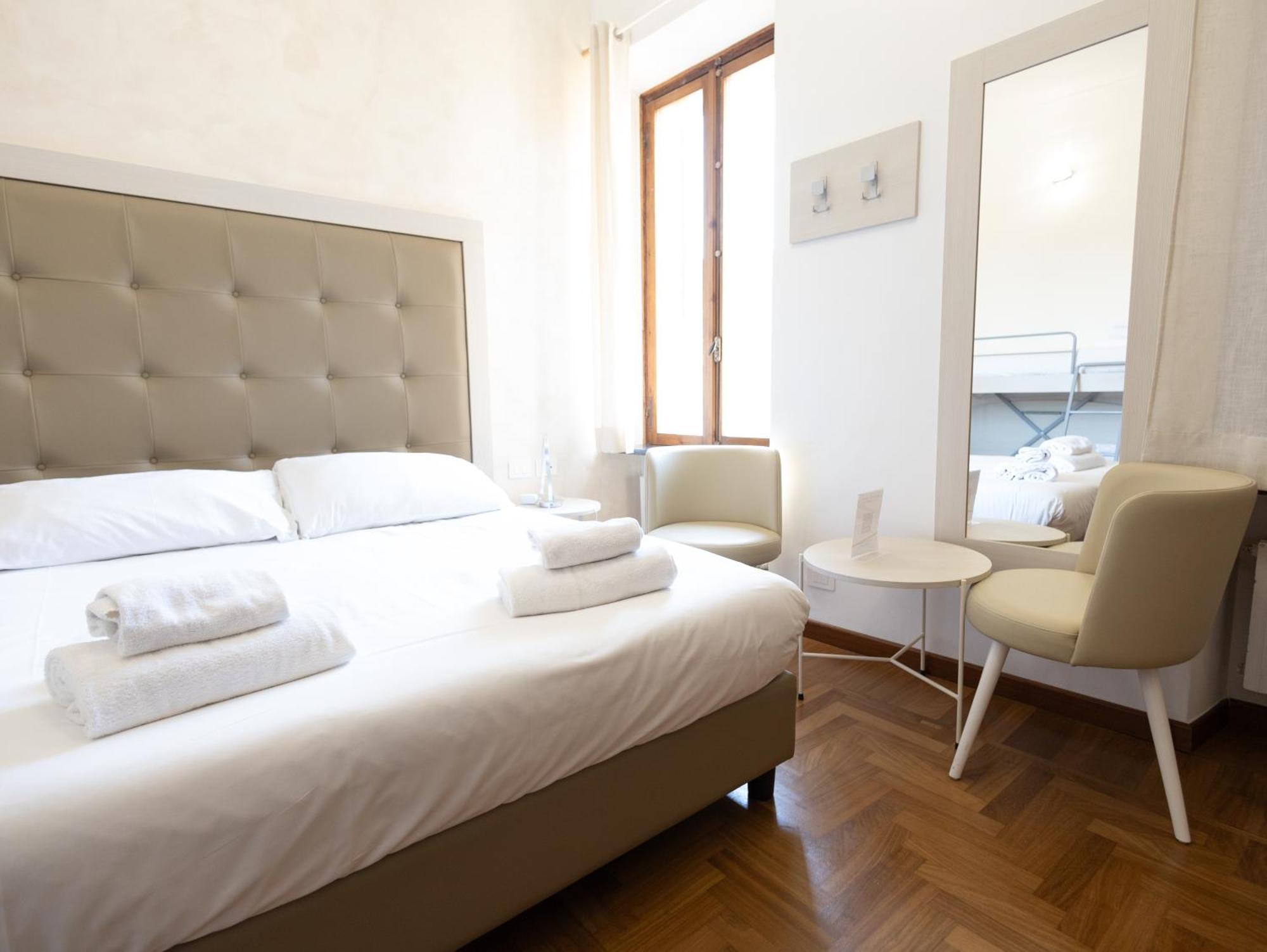Romerooms Condotti Roma Exterior foto