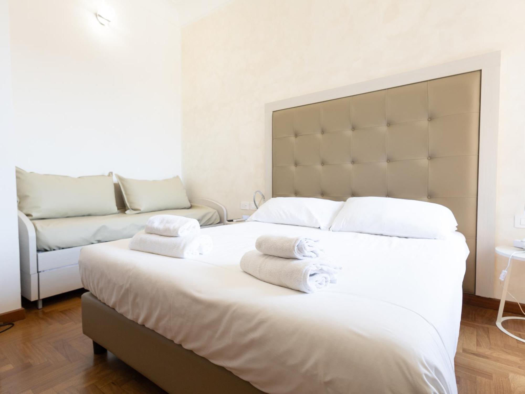 Romerooms Condotti Roma Exterior foto